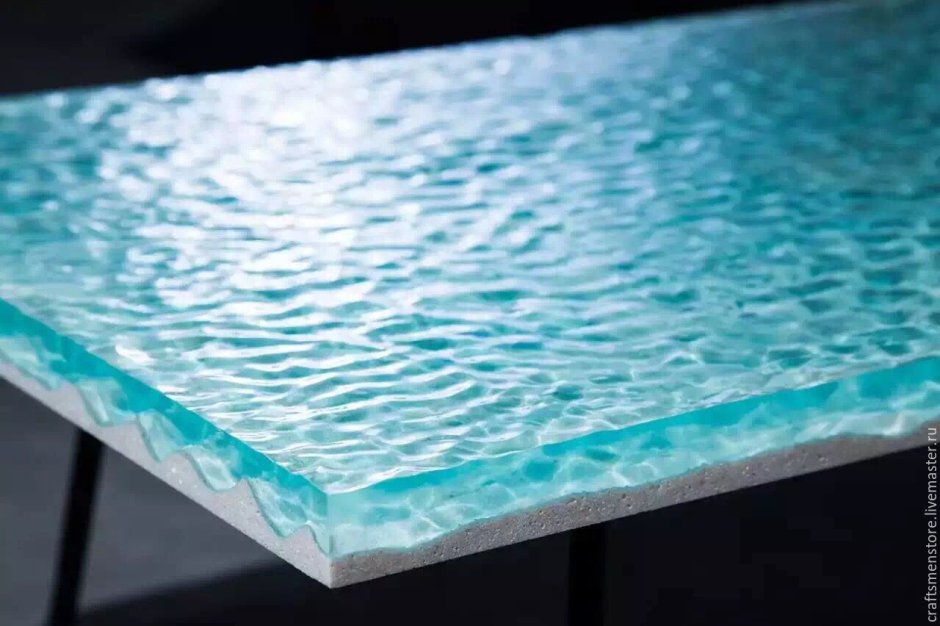 Дизайнерский прикроватный столик из эпоксидной смолы