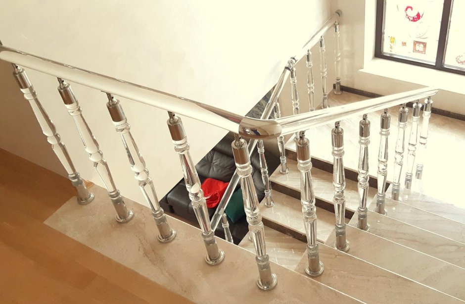 Ограждение лестницы в интерьере