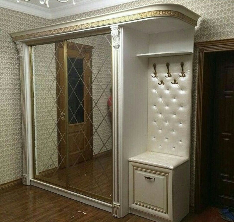 Шкаф классический