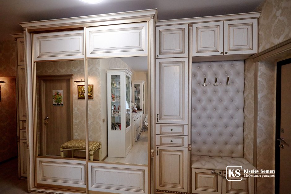 Шкаф купе классика с зеркалом