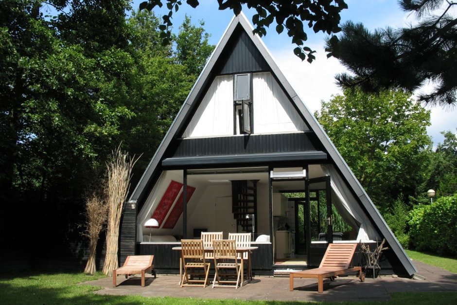Дом-шалаш (или a-frame House )