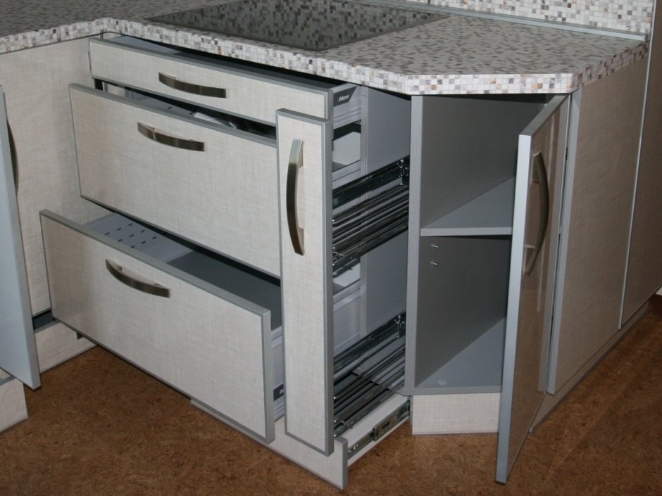 Холодильник с выдвижными ящиками под столешницу