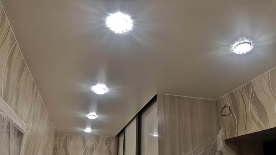 Варианты расположения ламп на потолке