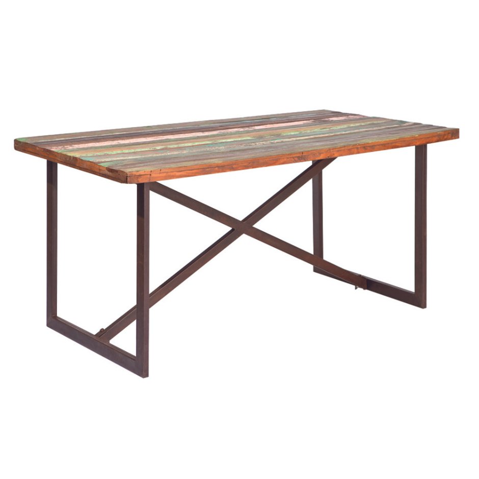 Деревянный стол на металлическом каркасе