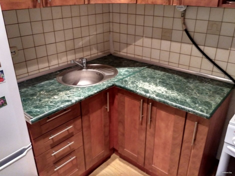 Изготовление и замена столешницы на кухне Саратов
