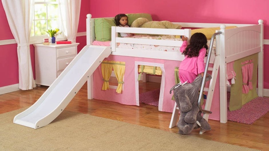 Кровать с домиком внизу для девочки