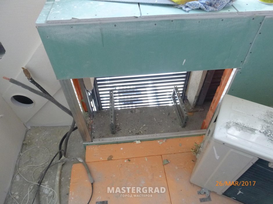 Монтаж короба для ПВХ на балконе