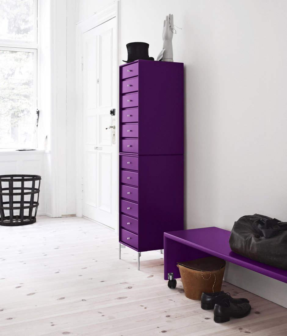 Фиолетовый шкаф