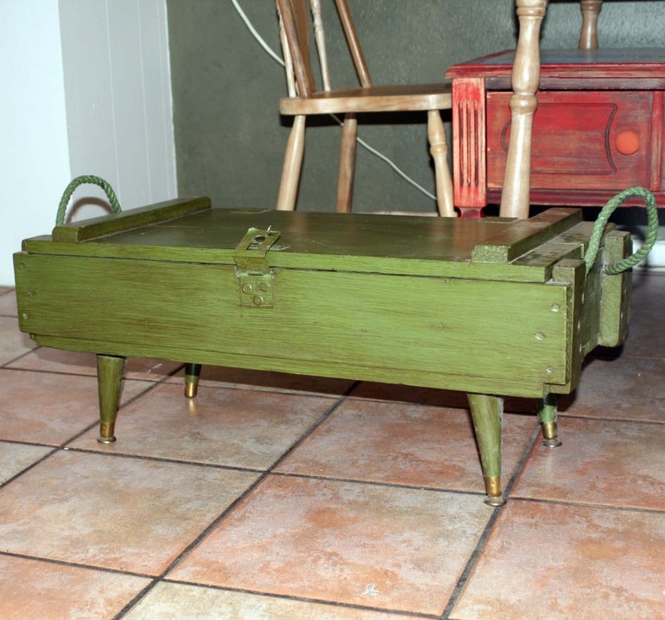 Мебель из армейских ящиков