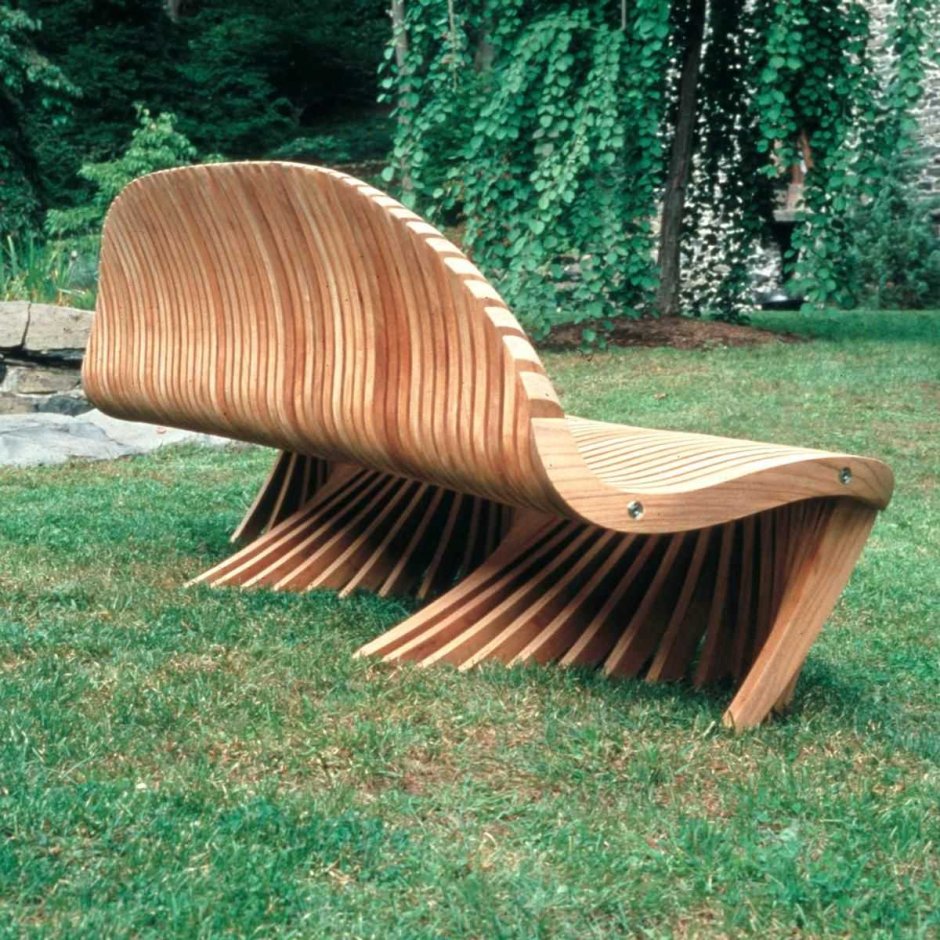 Оригинальные деревянные скамейки