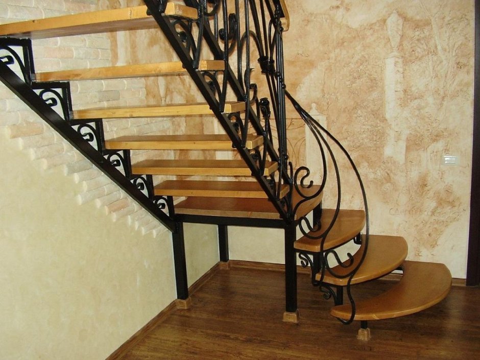 Металлическая лестница