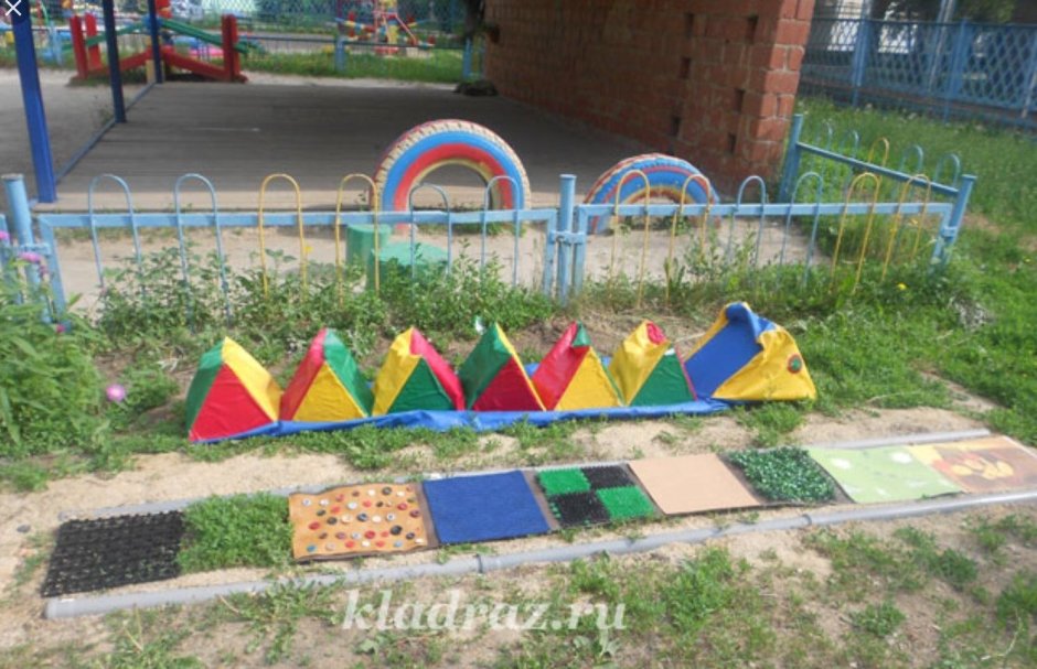 Спортивная зона на участке детского сада
