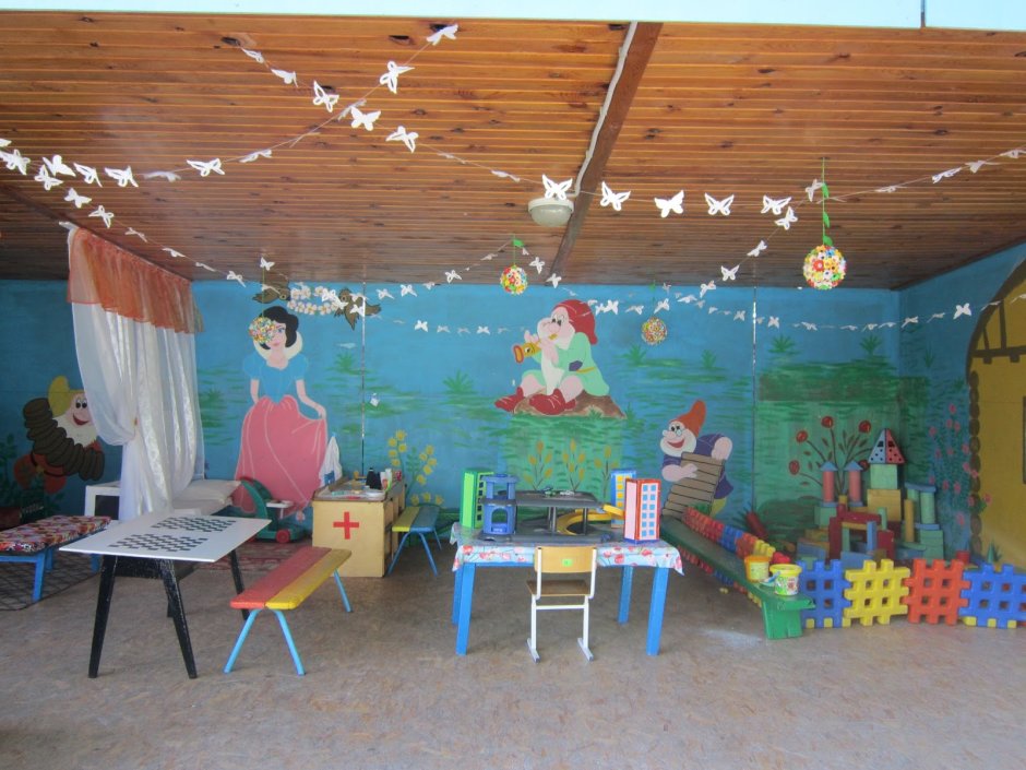 Оформить веранду в детском саду