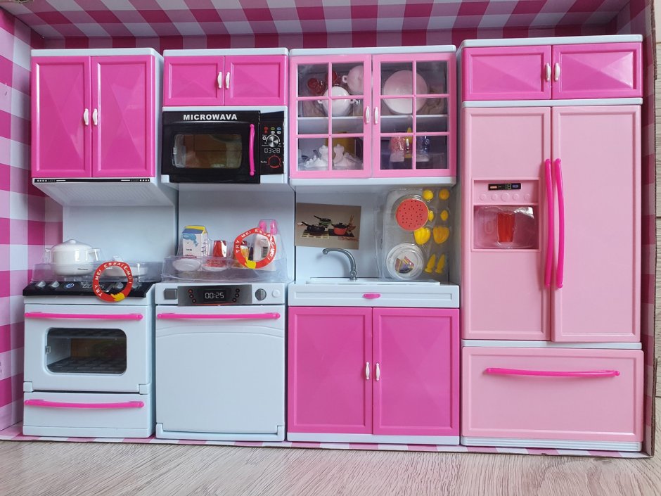 Розовая кухня для Барби