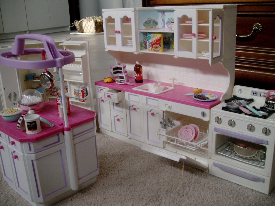 Кухня для Барби в кукольных домиках