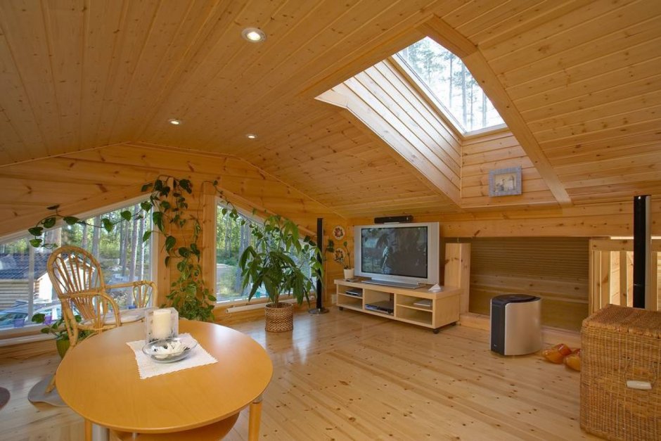 Потолок в деревянном доме