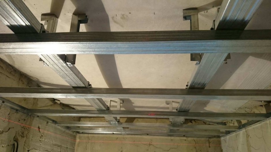 Натяжной потолок в разных плоскостях