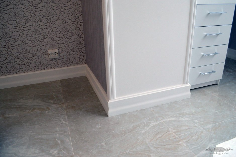 Плинтус Ultrawood Base 5032