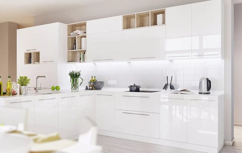 Кухня просторная в белом стиле