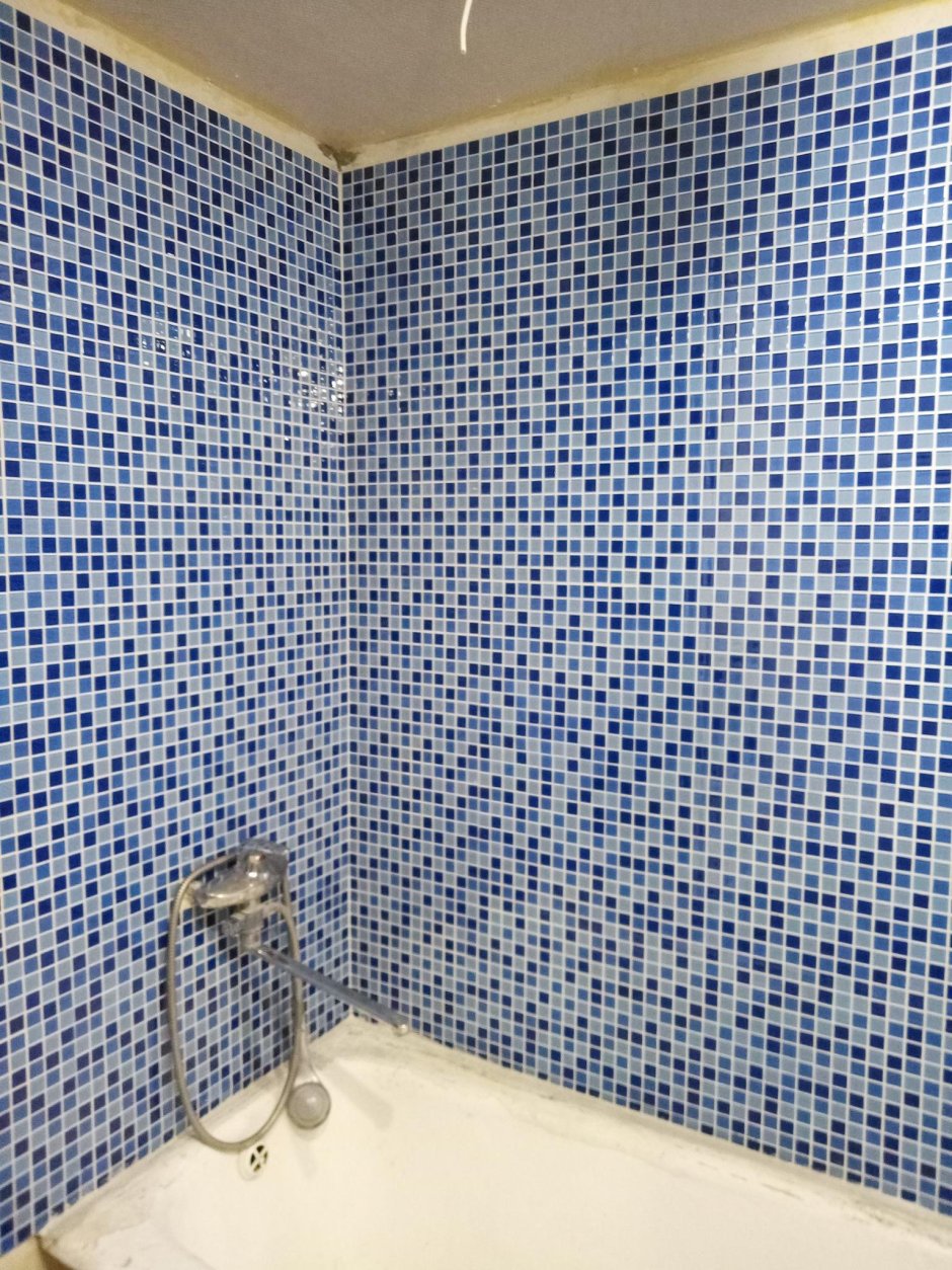 Ванная отделанная мозаикой