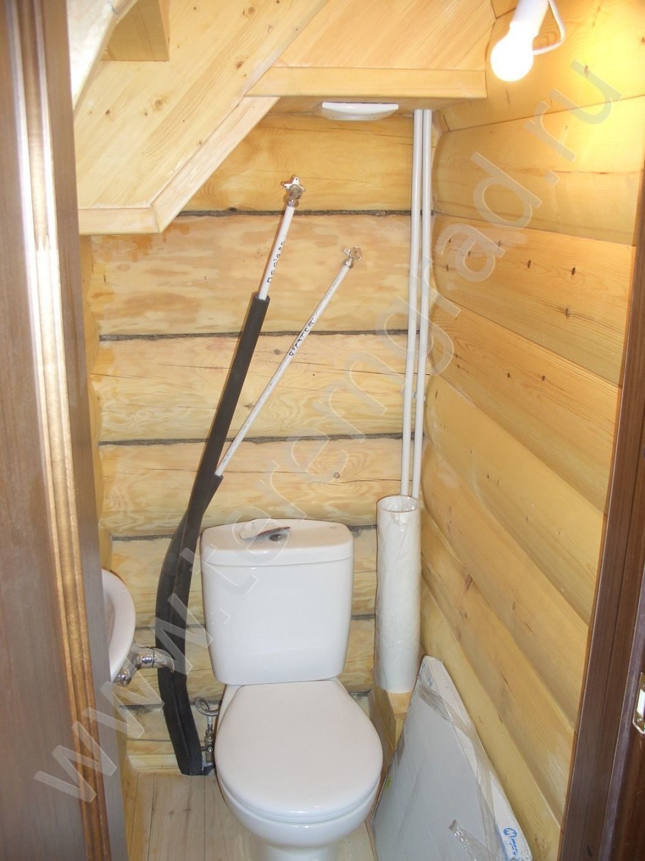 Туалет в бане на даче