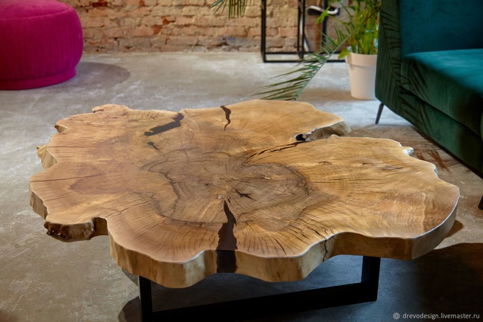 Обеденный стол из спила дерева