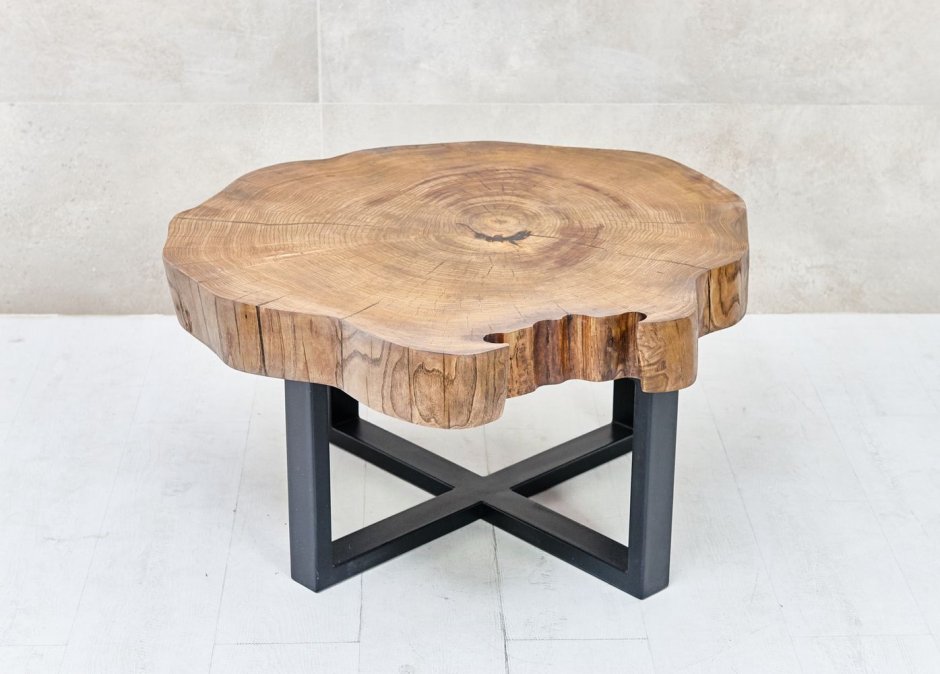 Журнальный стол из среза дерева