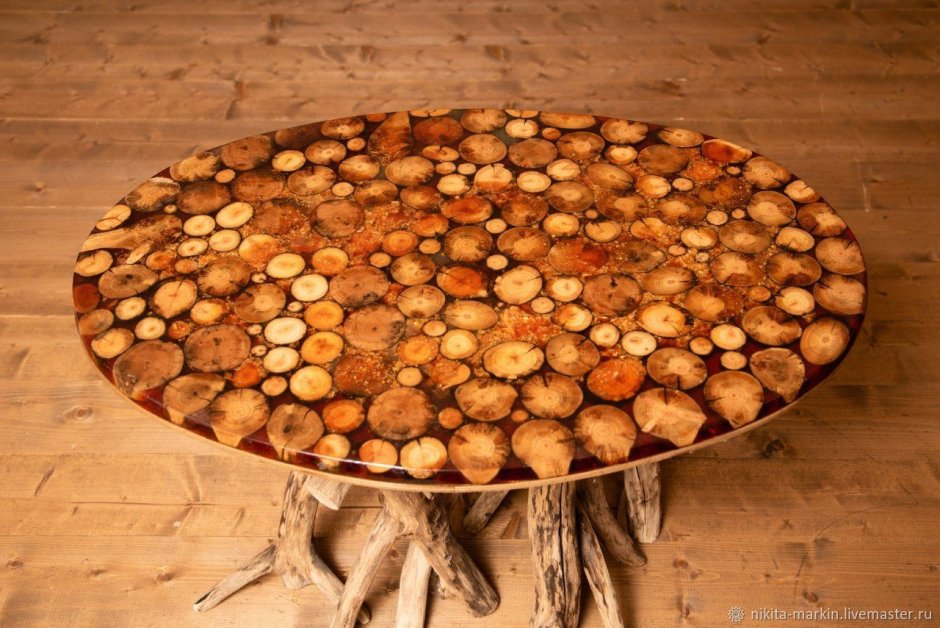 Стол из спилов