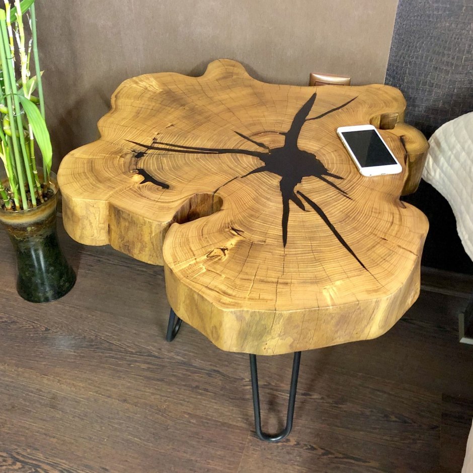 Столик из спила акации