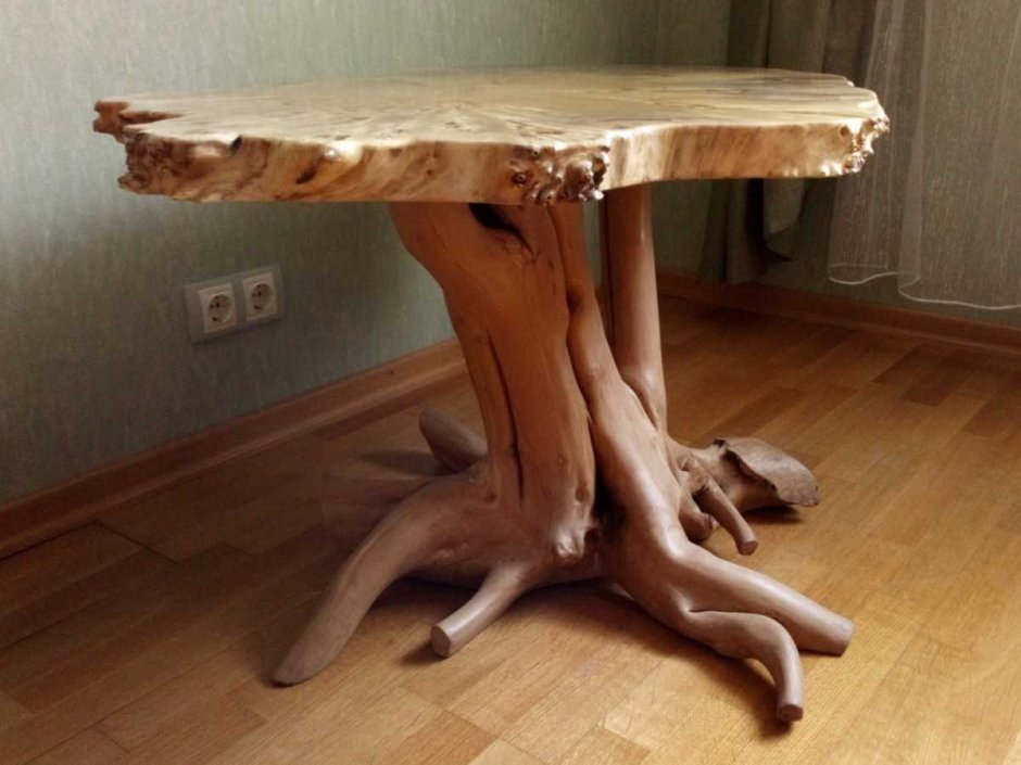 Столик из веток