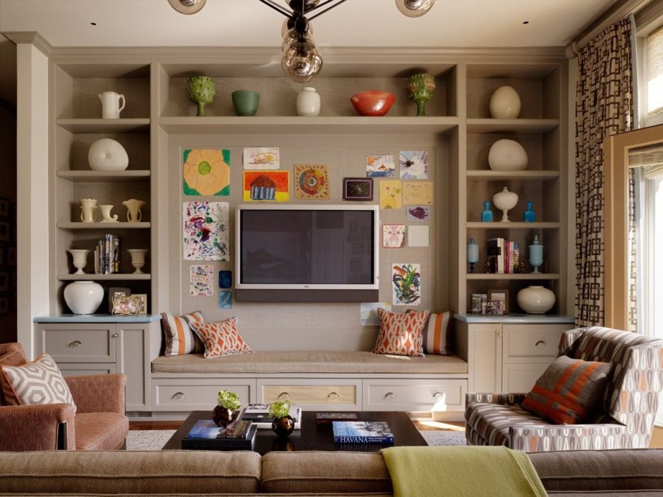 Обустройство маленькой спальни с диваном