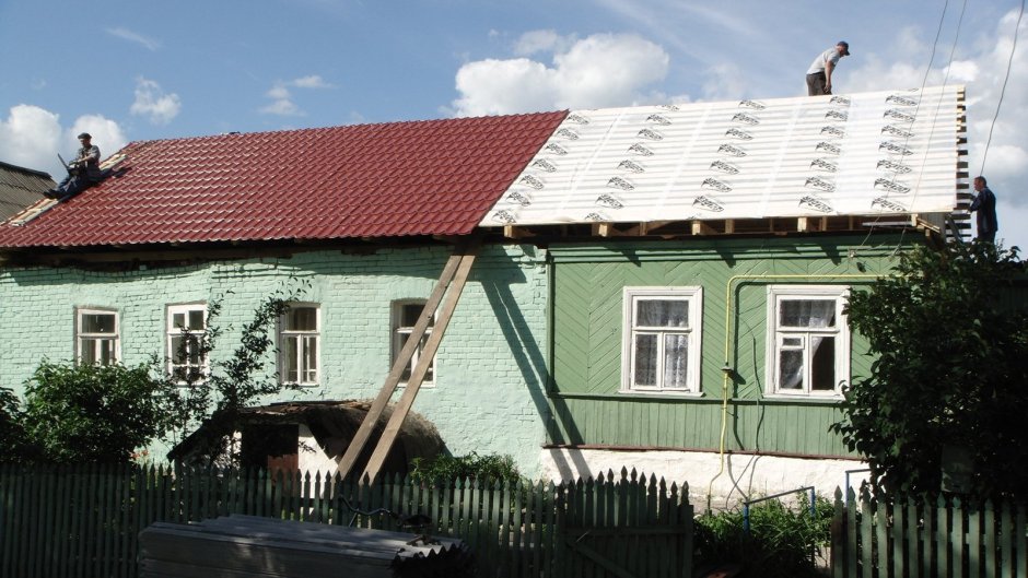 Кровля крыши в деревне