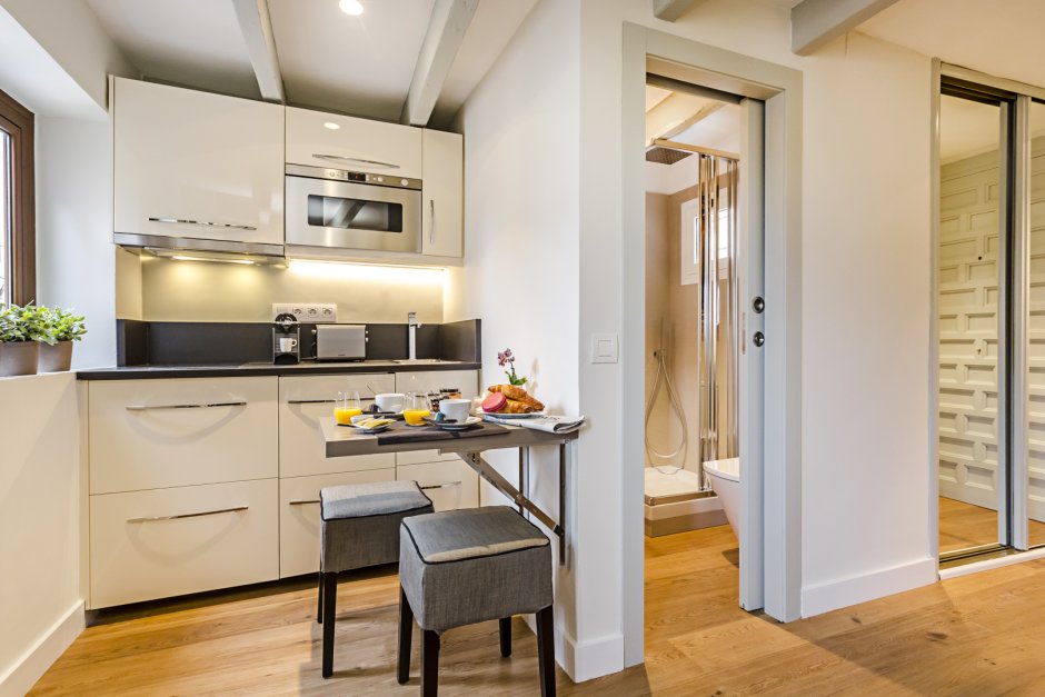 Кухня в маленькой студии