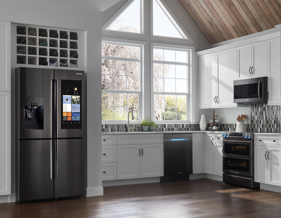 Холодильник Samsung Side by Side на кухне