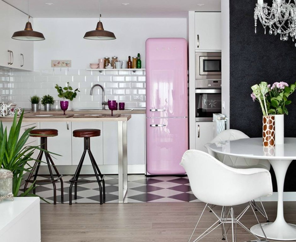 Розовая кухня гостиная