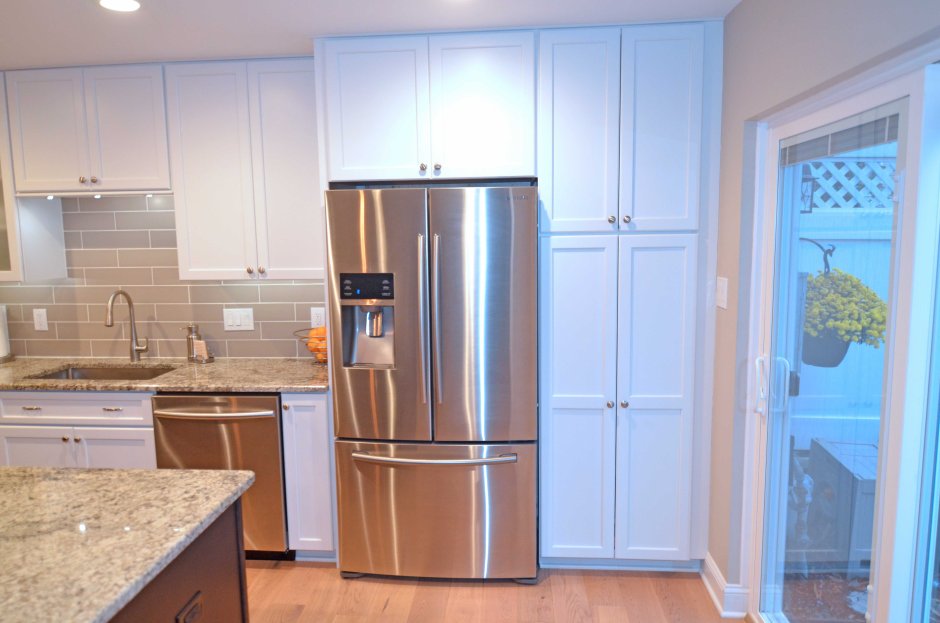 Встроенный обычный холодильник