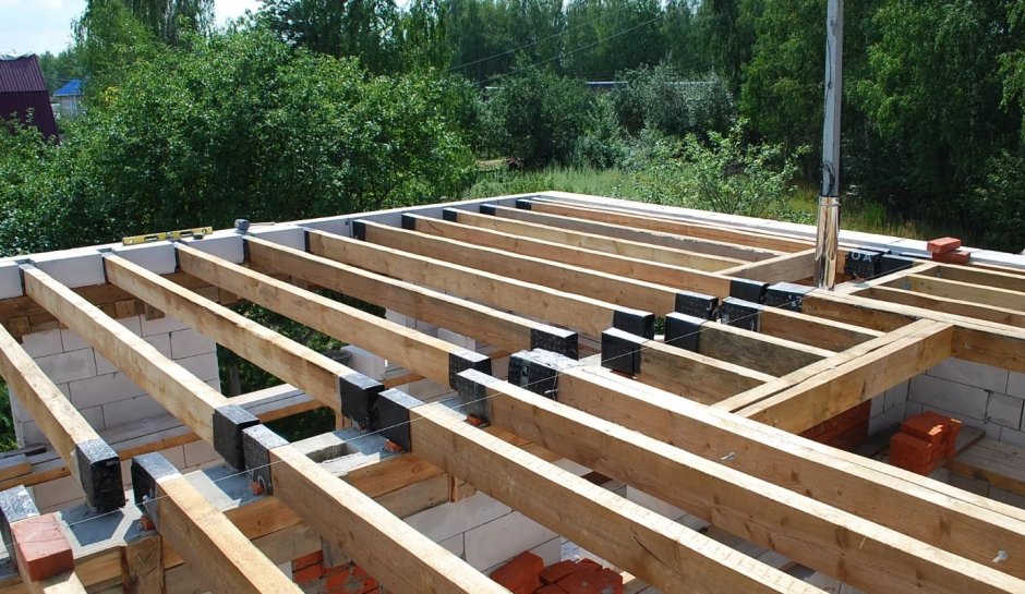 Схема раскладки деревянных балок перекрытия