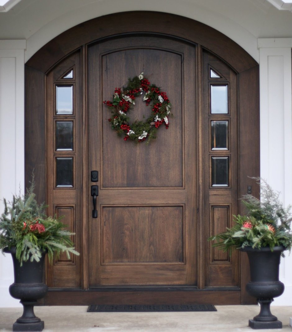 Двери в загородный дом
