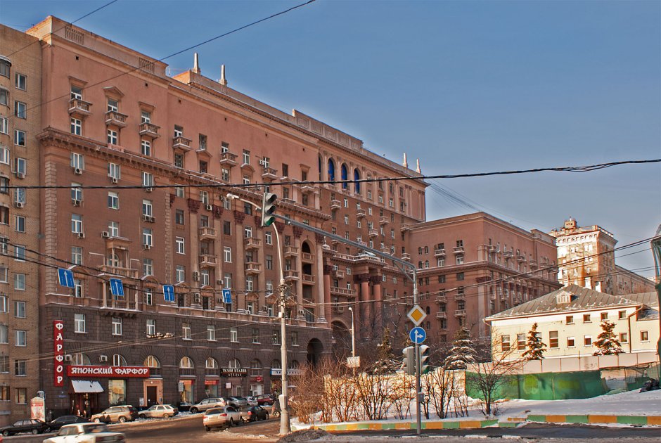 Плоский дом на таганке