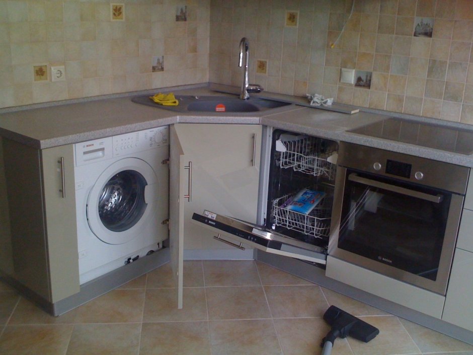 Угловая кухня со стиральной машиной