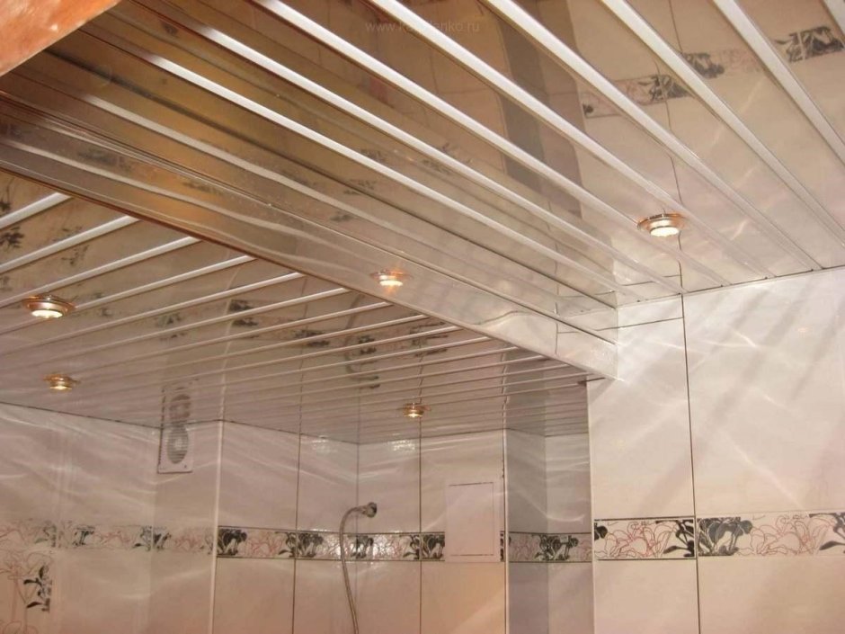 Реечный потолок Цесал в ванную