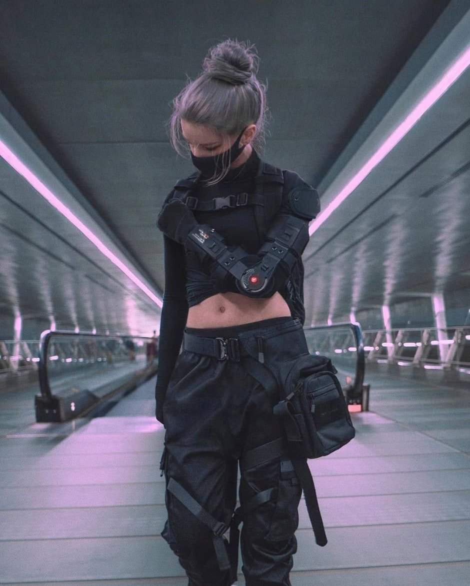 Techwear киберпанк девушки