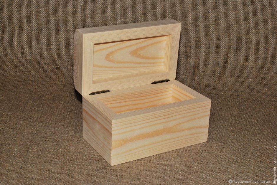 Ящик для вещей из дерева
