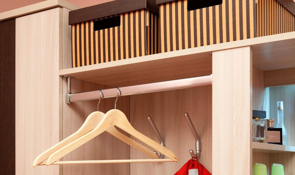 Угловая вешалка в прихожую