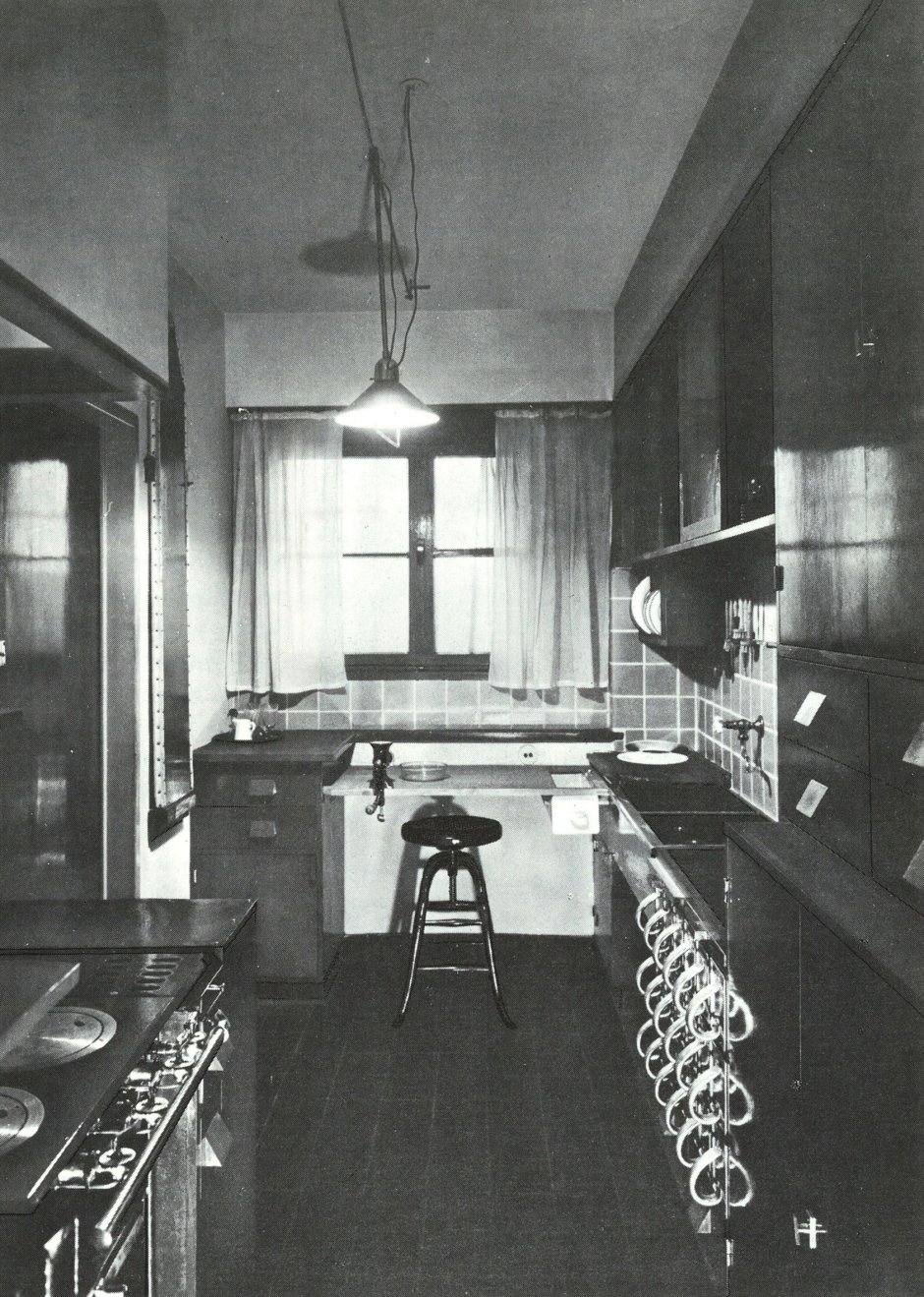 • Франкфуртская кухня Маргарете Шютте-Лихоцки 1927