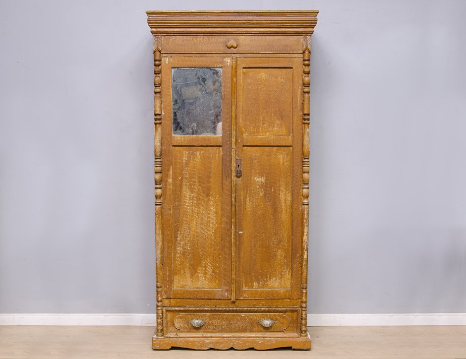 Антикварный платяной шкаф 19 века артикул ШП-8894