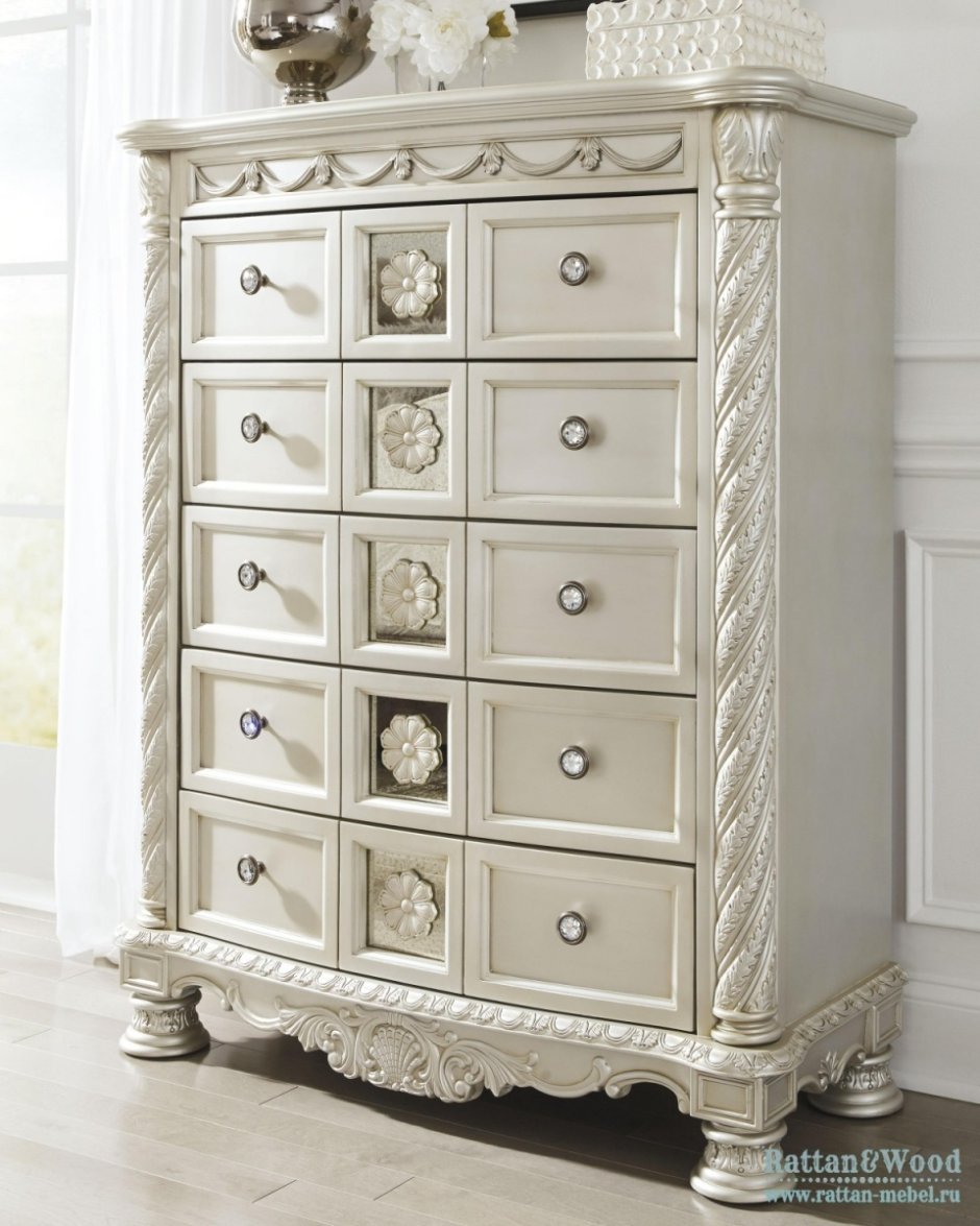 B750-31 комод Cassimore-Pearl Silver/Dark Brown