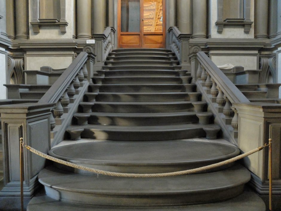 Микеланджело лестница библиотеки Лауренциана