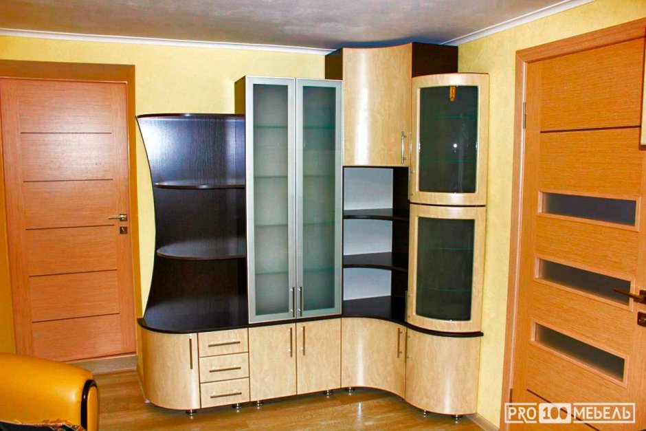 Стенка в зал со шкафом купе