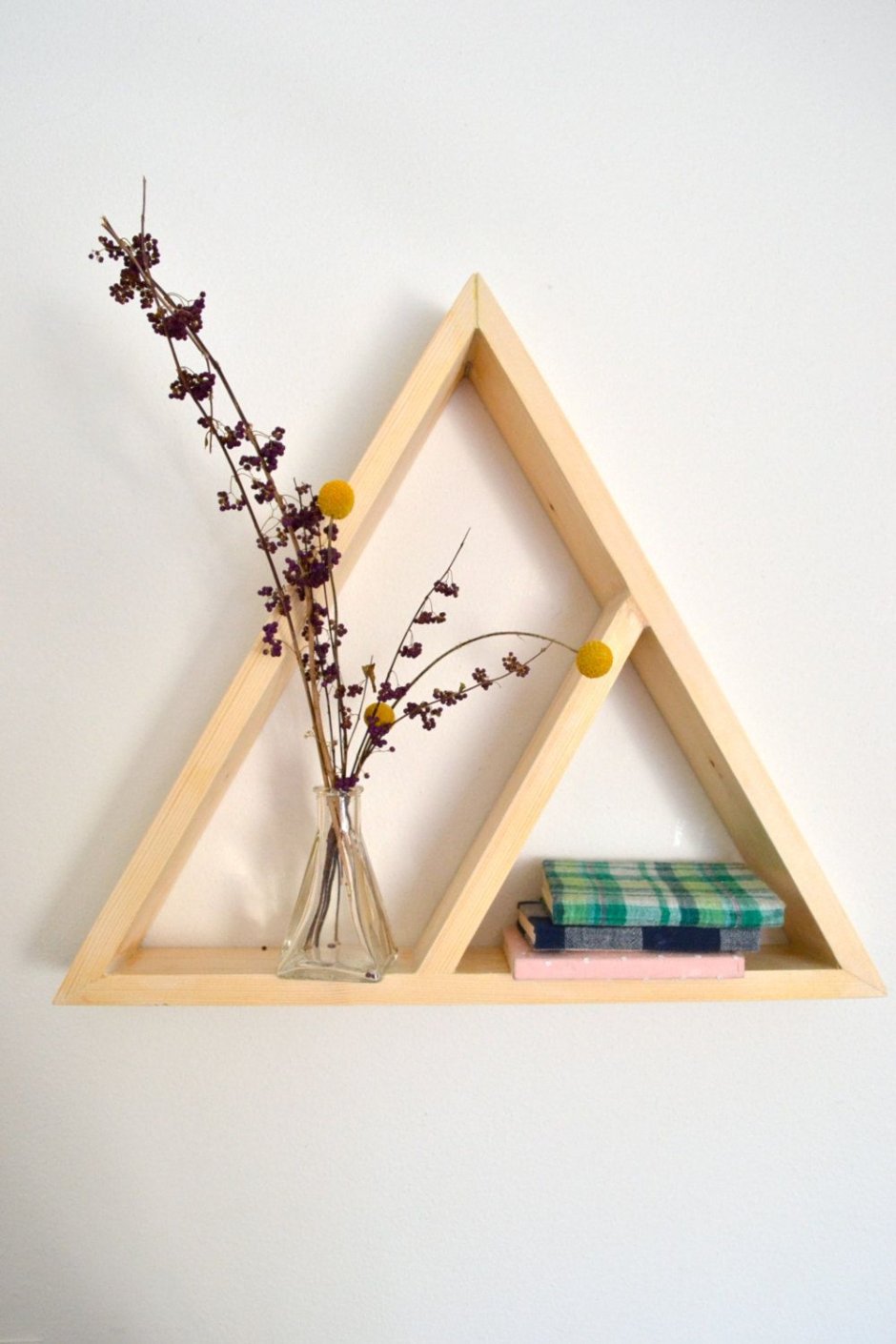 Полки деревянные треугольные на стену